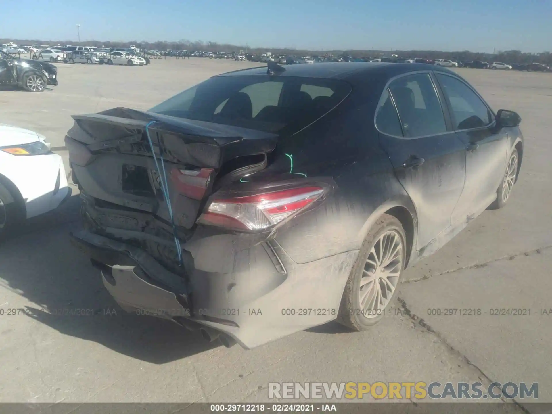 4 Photograph of a damaged car 4T1G11AK0LU364011 TOYOTA CAMRY 2020