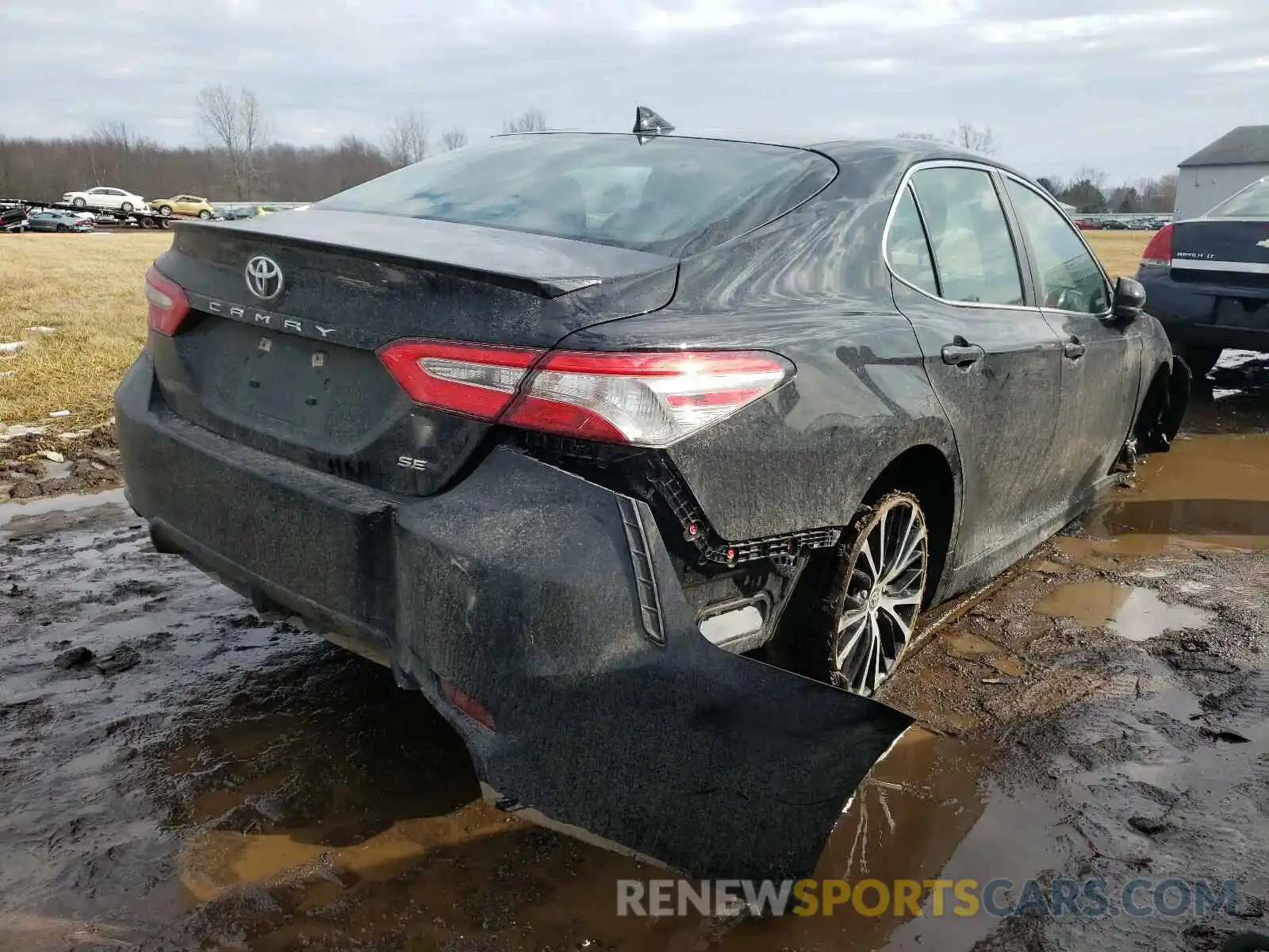 4 Photograph of a damaged car 4T1G11AK0LU365546 TOYOTA CAMRY 2020