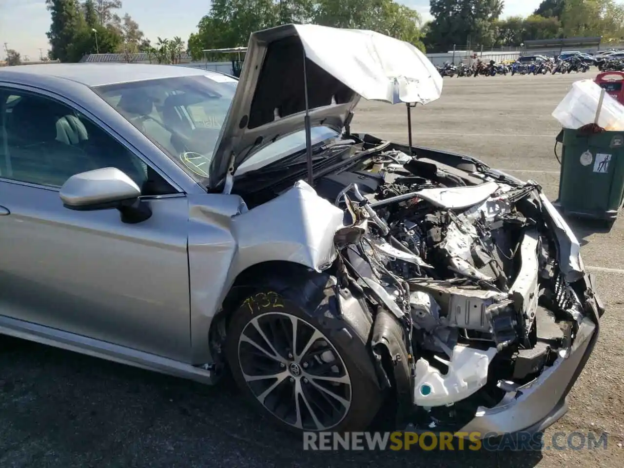 9 Photograph of a damaged car 4T1G11AK0LU366938 TOYOTA CAMRY 2020