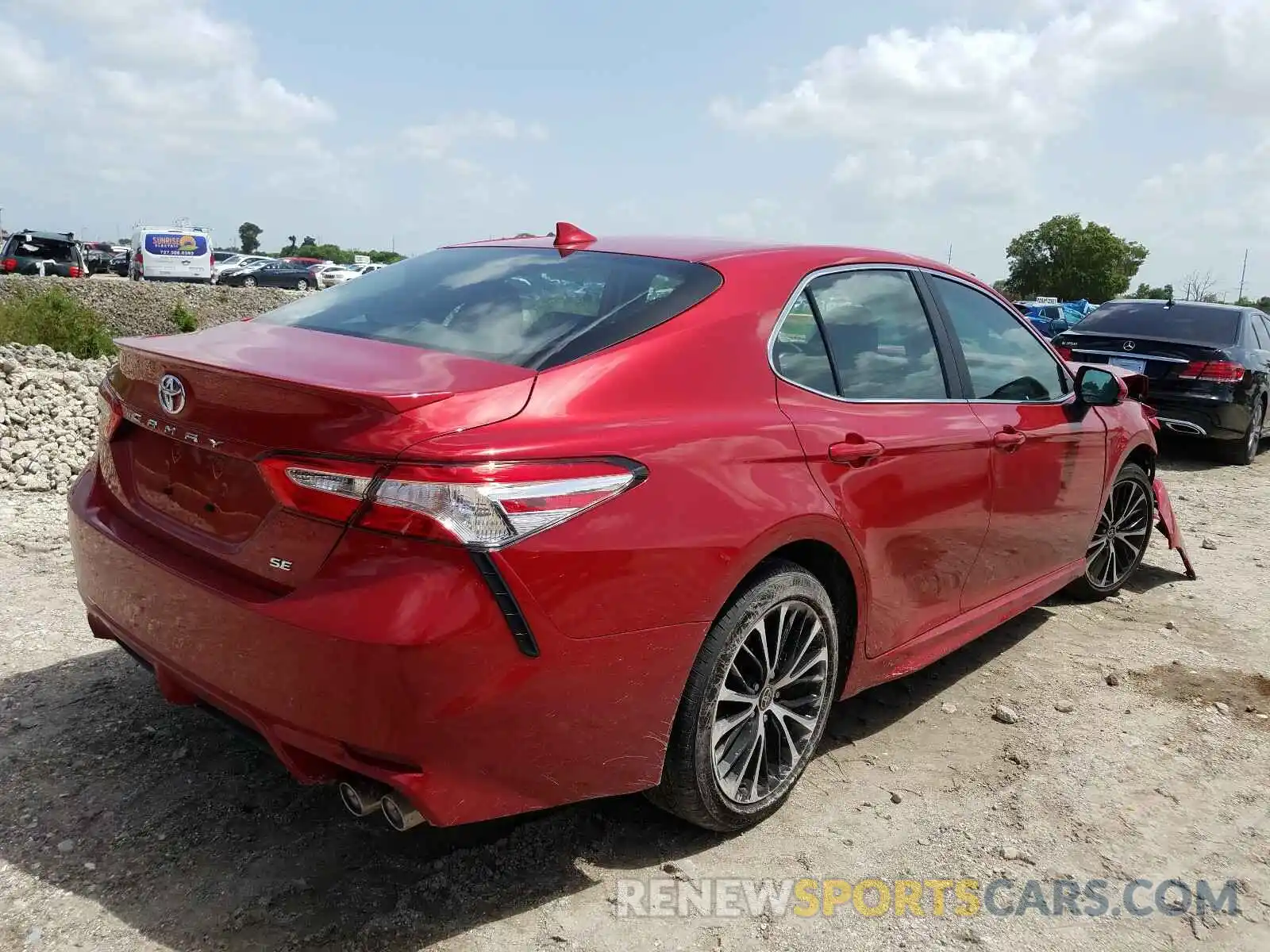 4 Photograph of a damaged car 4T1G11AK0LU375705 TOYOTA CAMRY 2020