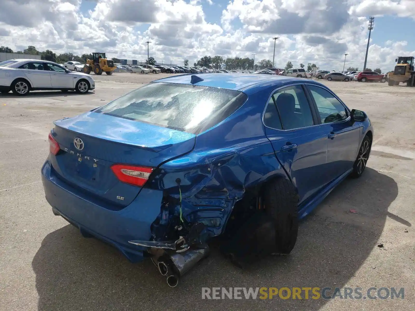 4 Photograph of a damaged car 4T1G11AK0LU377549 TOYOTA CAMRY 2020