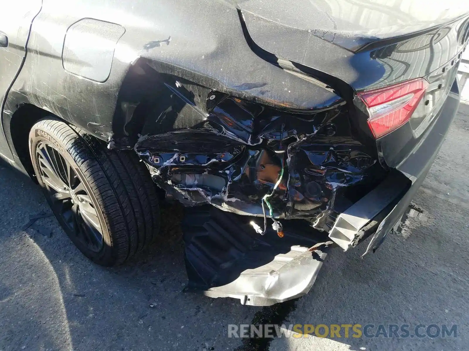 9 Photograph of a damaged car 4T1G11AK0LU379303 TOYOTA CAMRY 2020