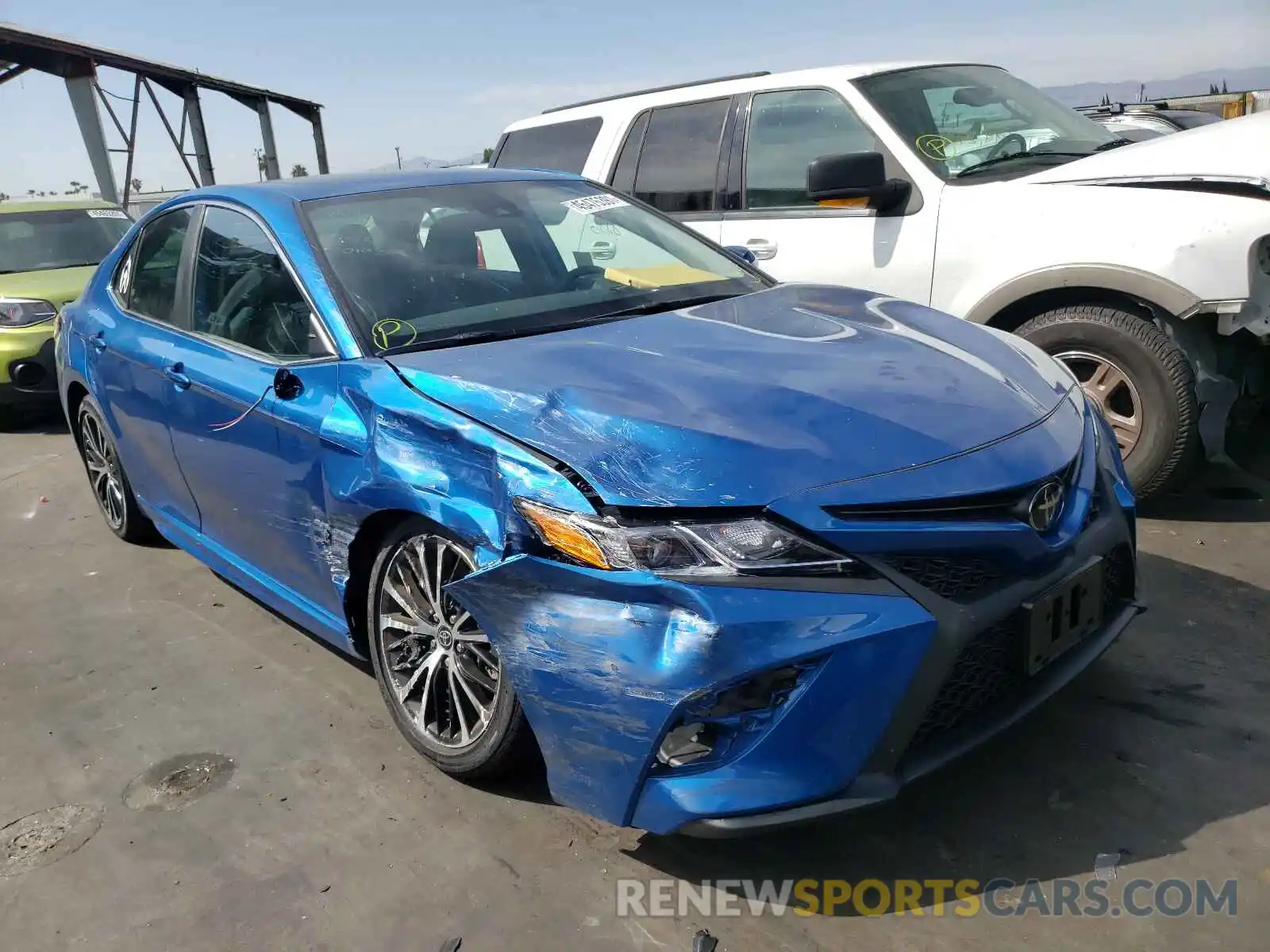 1 Photograph of a damaged car 4T1G11AK0LU385327 TOYOTA CAMRY 2020