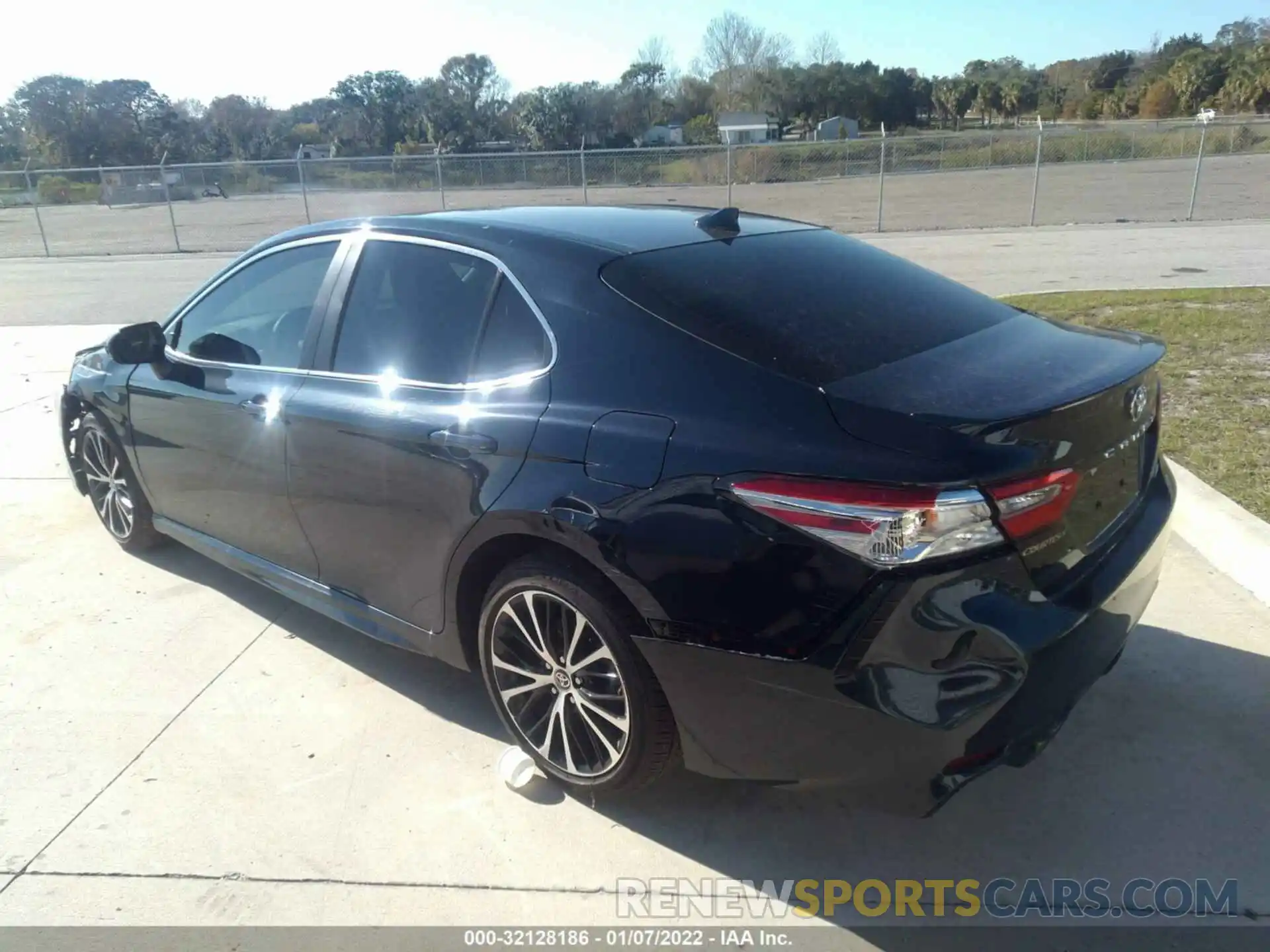 3 Photograph of a damaged car 4T1G11AK0LU393315 TOYOTA CAMRY 2020