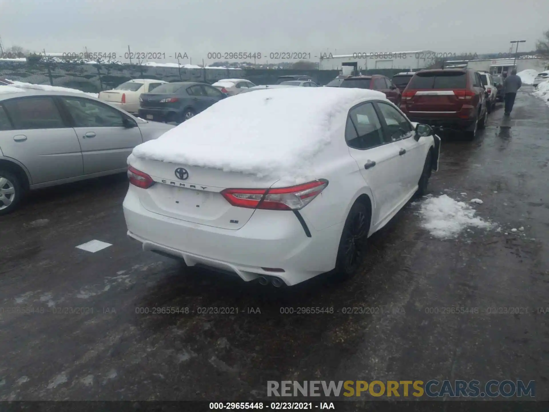 4 Photograph of a damaged car 4T1G11AK0LU399373 TOYOTA CAMRY 2020