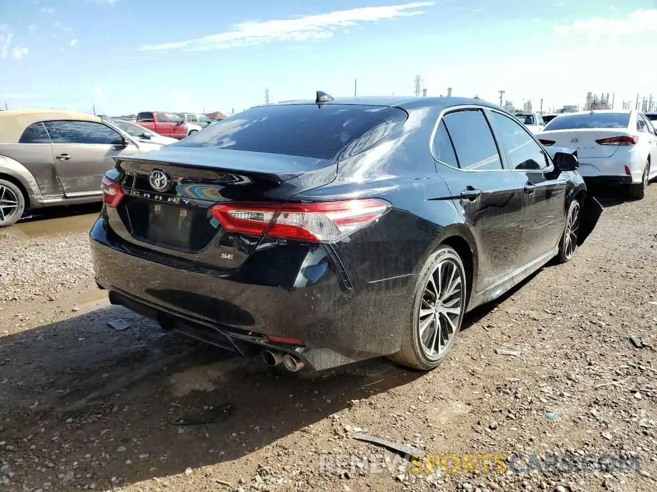 4 Photograph of a damaged car 4T1G11AK0LU400134 TOYOTA CAMRY 2020