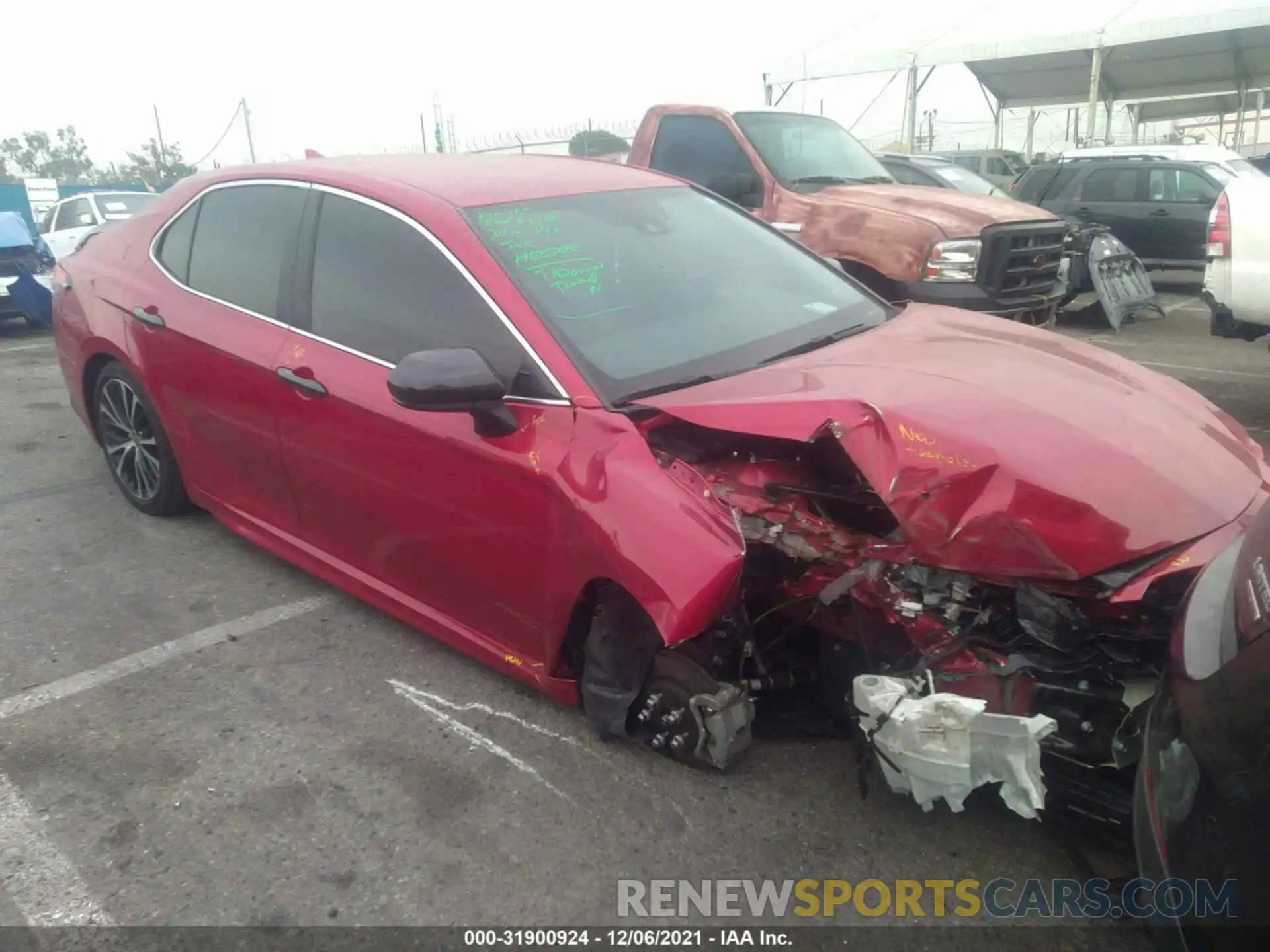 1 Photograph of a damaged car 4T1G11AK0LU400537 TOYOTA CAMRY 2020