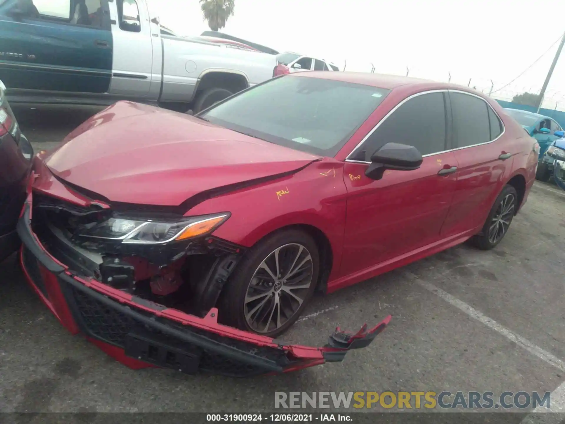 2 Photograph of a damaged car 4T1G11AK0LU400537 TOYOTA CAMRY 2020