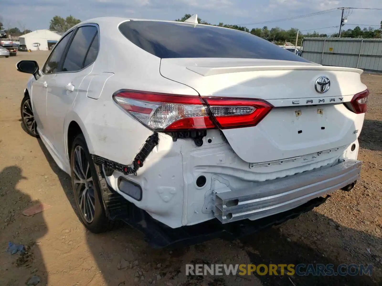 3 Photograph of a damaged car 4T1G11AK0LU500041 TOYOTA CAMRY 2020