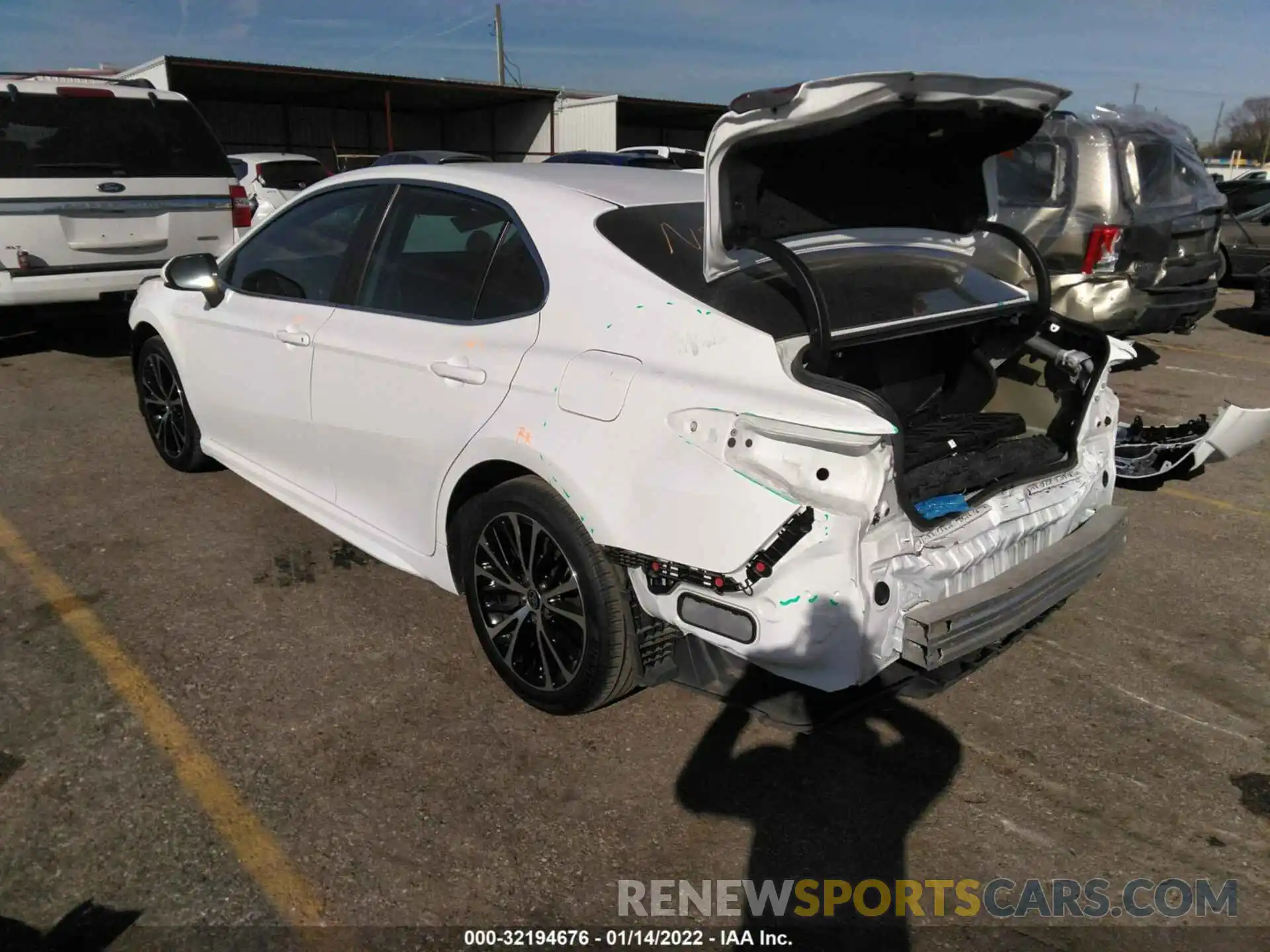 3 Photograph of a damaged car 4T1G11AK0LU500749 TOYOTA CAMRY 2020