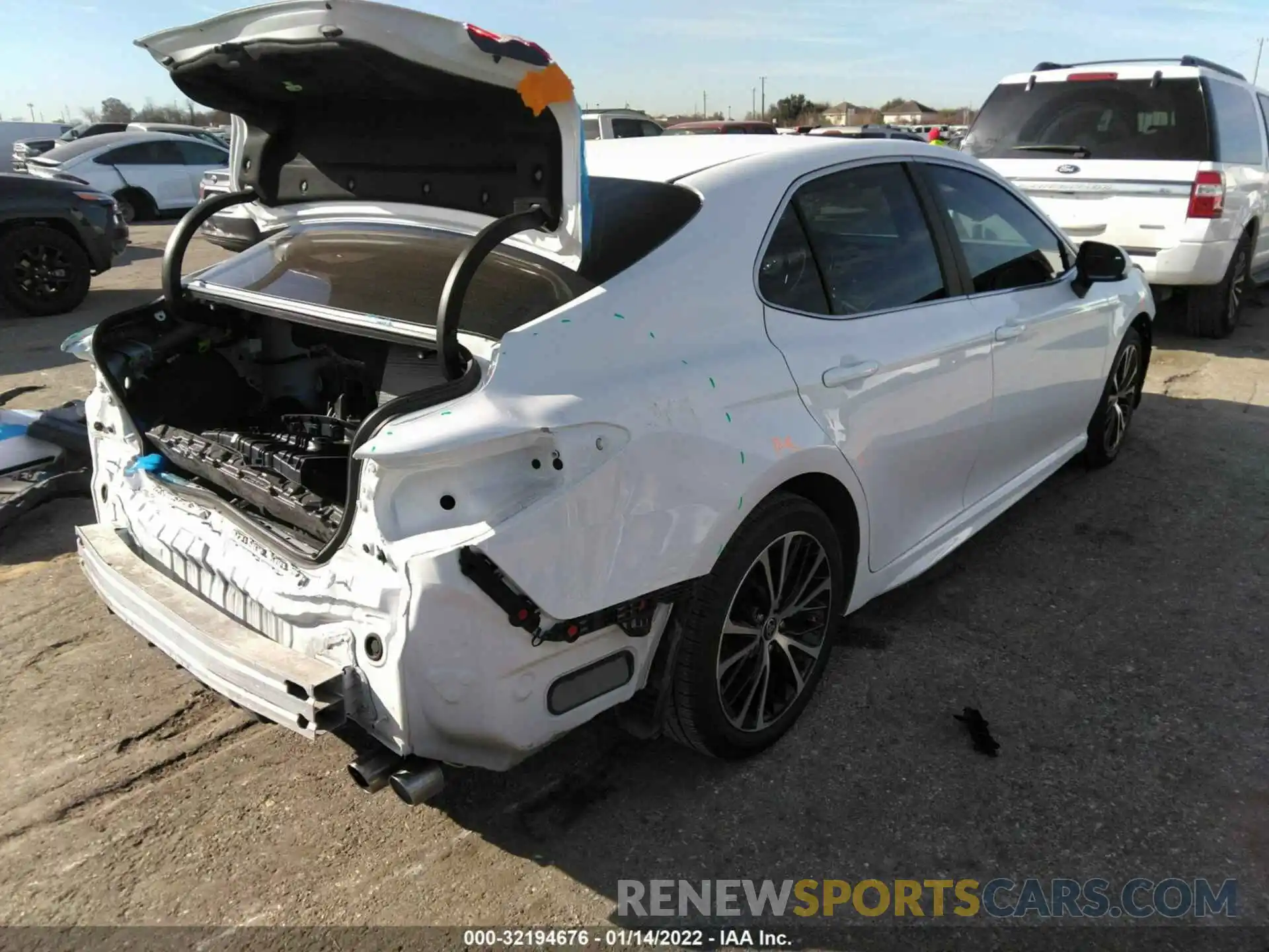 4 Photograph of a damaged car 4T1G11AK0LU500749 TOYOTA CAMRY 2020