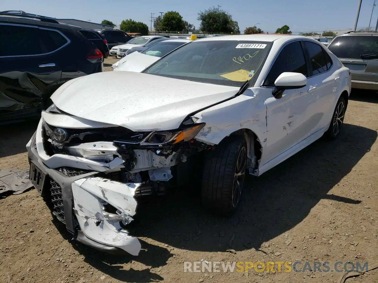 2 Photograph of a damaged car 4T1G11AK0LU505868 TOYOTA CAMRY 2020