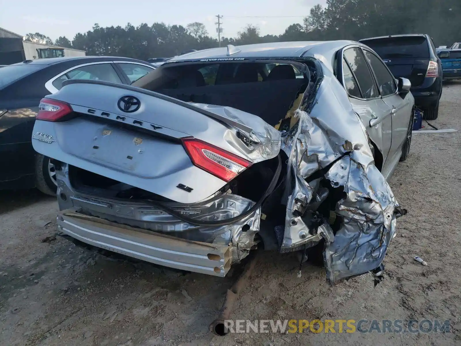 4 Photograph of a damaged car 4T1G11AK0LU506258 TOYOTA CAMRY 2020