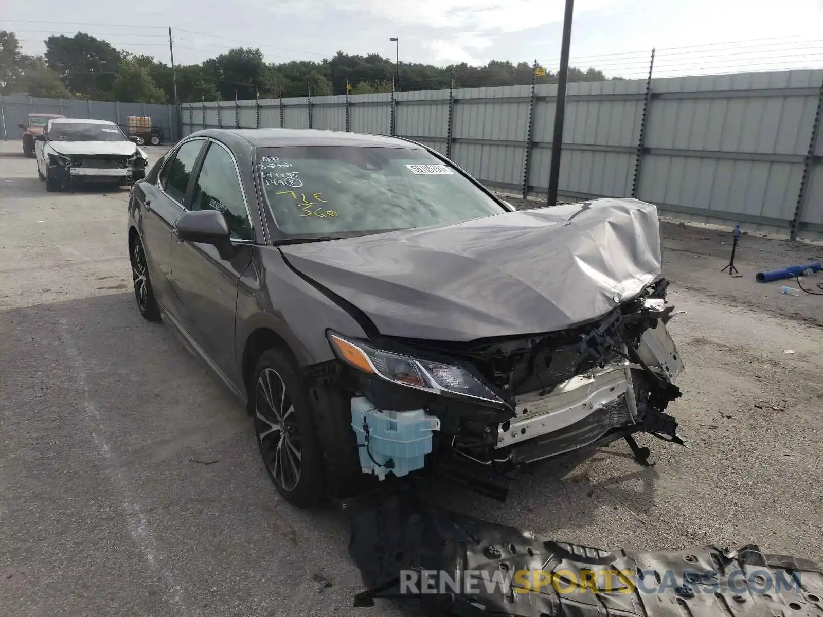 1 Photograph of a damaged car 4T1G11AK0LU508365 TOYOTA CAMRY 2020