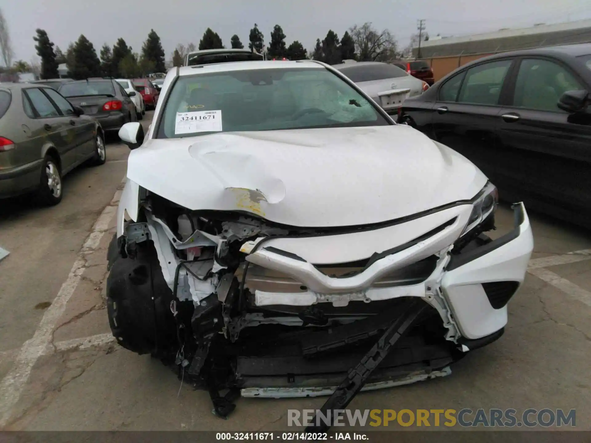 6 Photograph of a damaged car 4T1G11AK0LU510259 TOYOTA CAMRY 2020