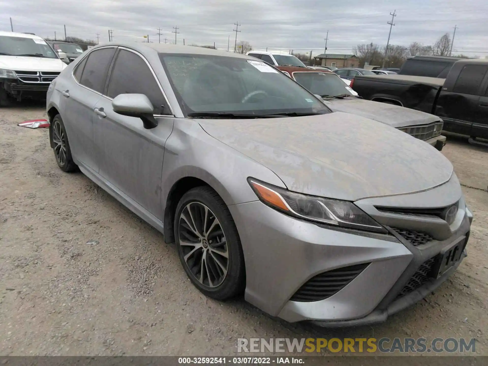 1 Photograph of a damaged car 4T1G11AK0LU510956 TOYOTA CAMRY 2020