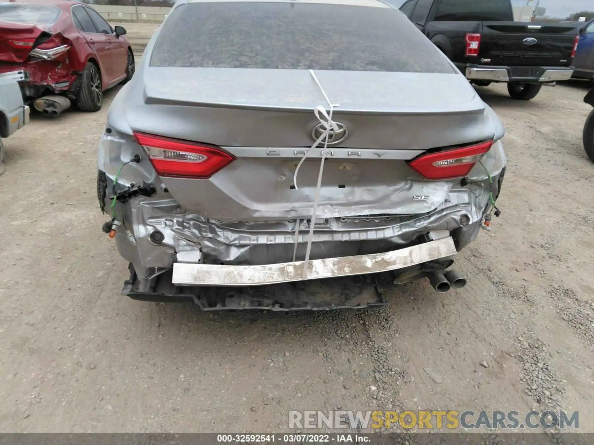 6 Photograph of a damaged car 4T1G11AK0LU510956 TOYOTA CAMRY 2020