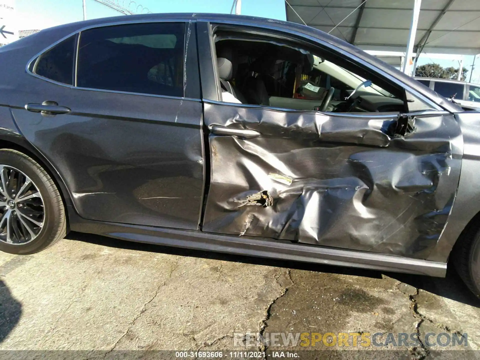 6 Photograph of a damaged car 4T1G11AK0LU861334 TOYOTA CAMRY 2020