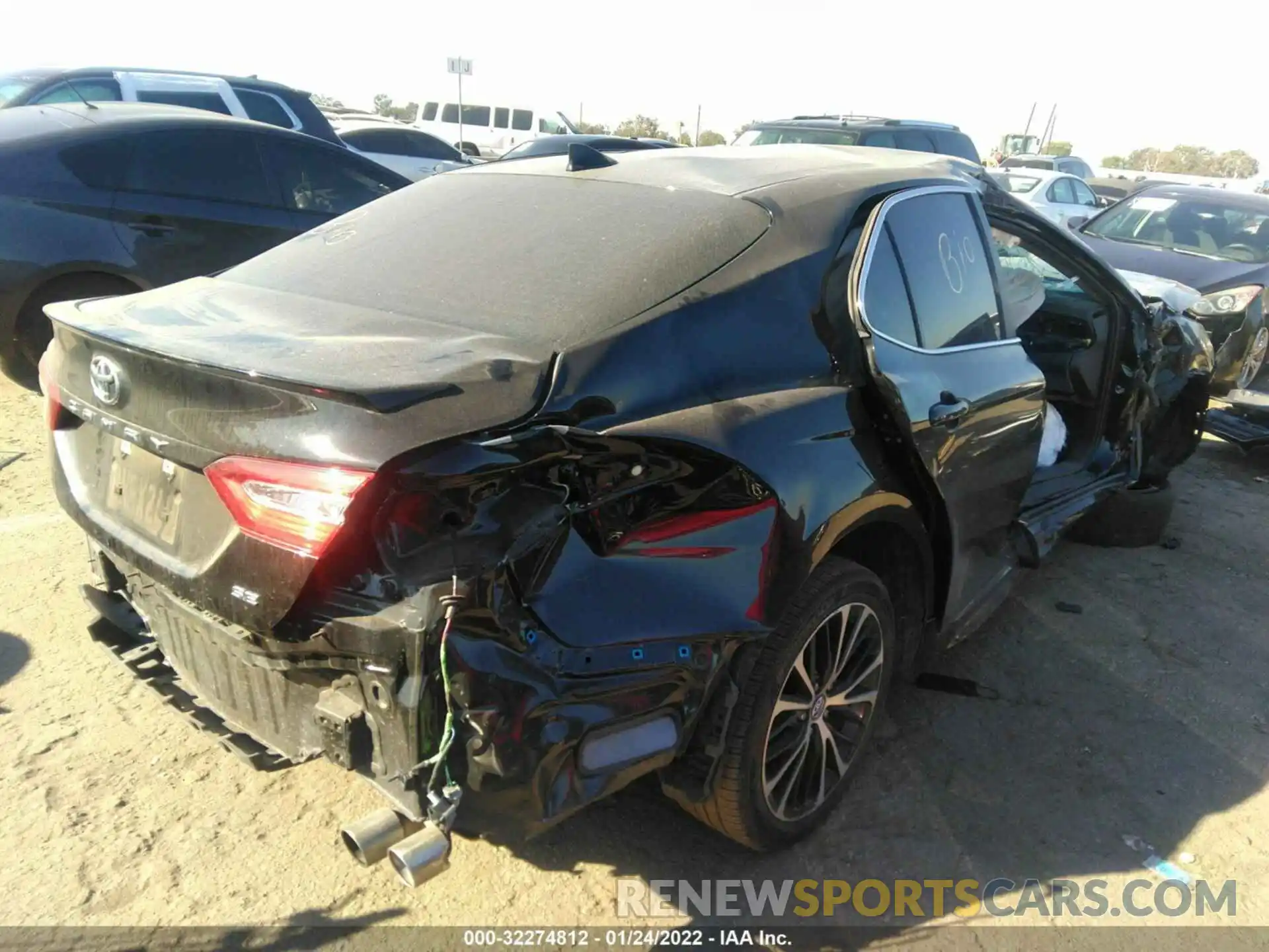 4 Photograph of a damaged car 4T1G11AK0LU866923 TOYOTA CAMRY 2020