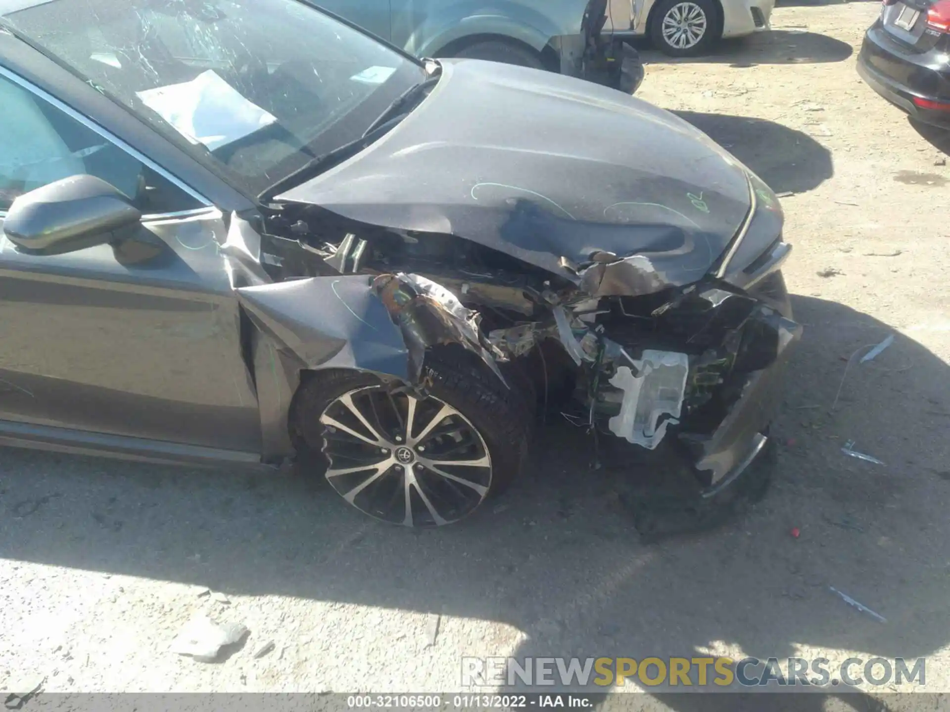 6 Photograph of a damaged car 4T1G11AK0LU872947 TOYOTA CAMRY 2020