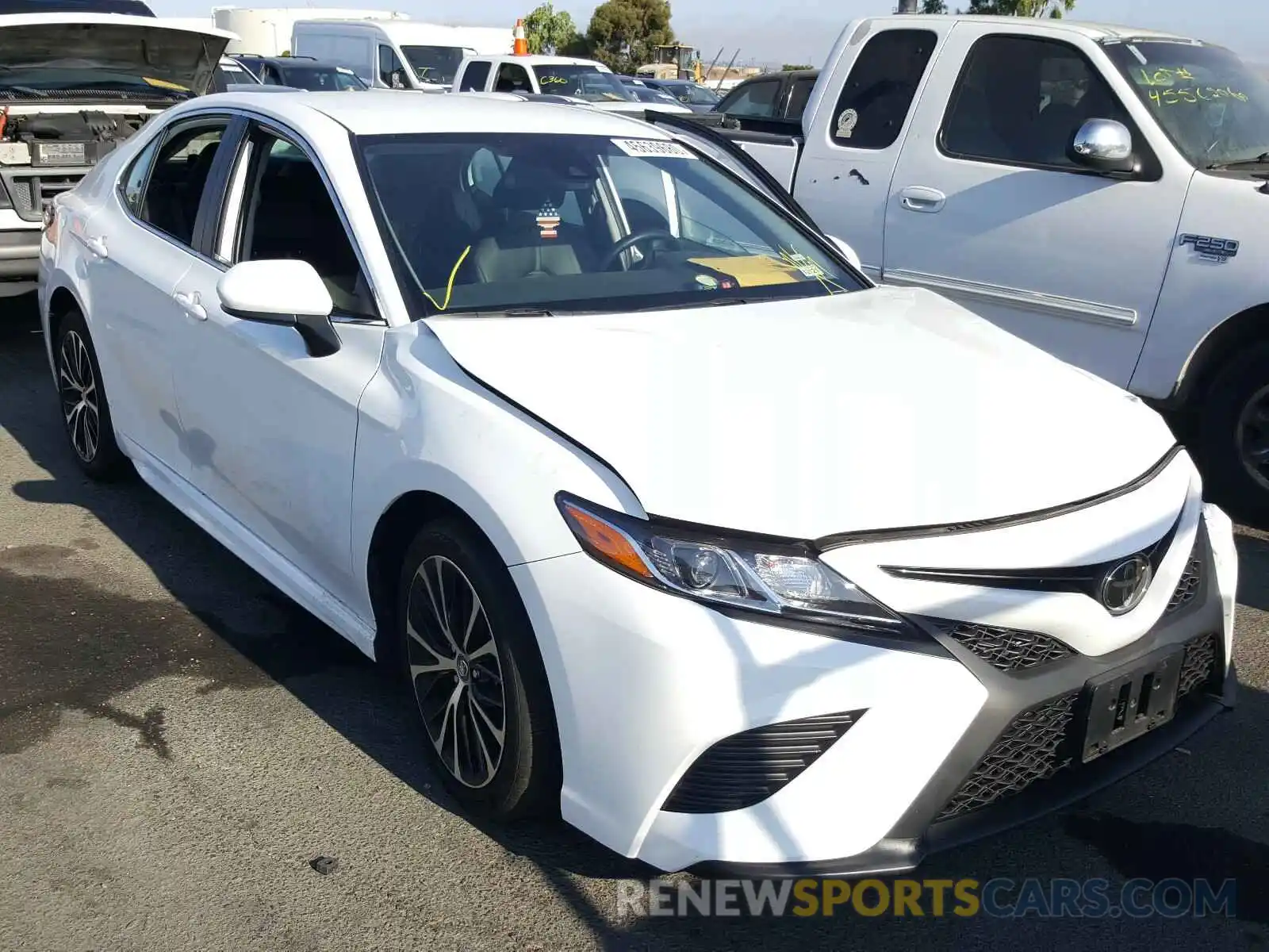 1 Photograph of a damaged car 4T1G11AK0LU873001 TOYOTA CAMRY 2020