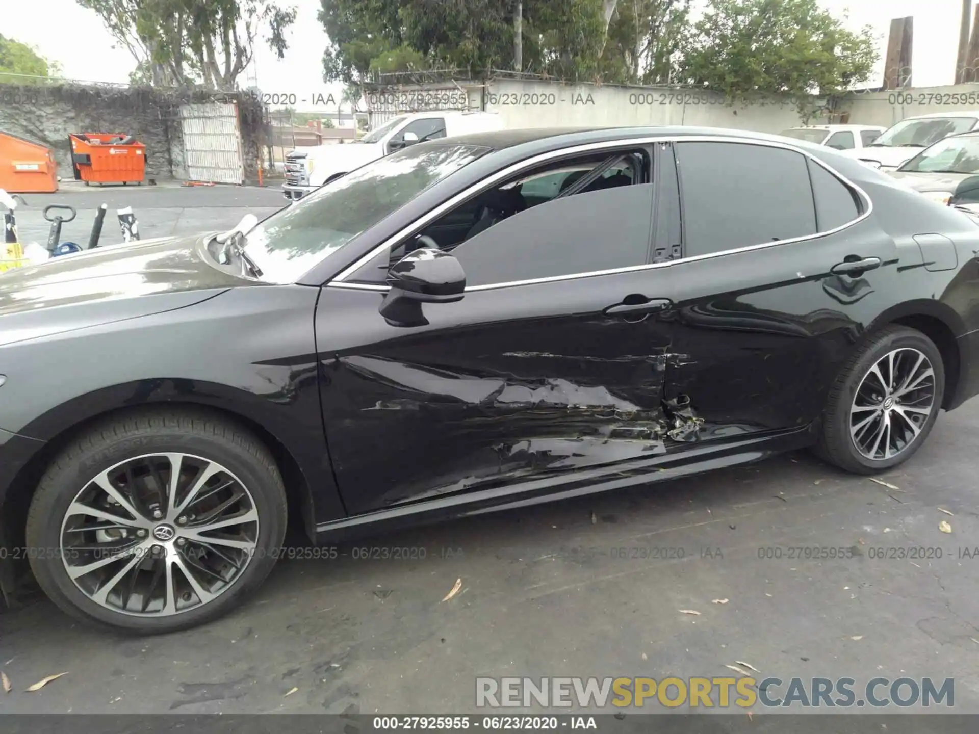 6 Photograph of a damaged car 4T1G11AK0LU875007 TOYOTA CAMRY 2020