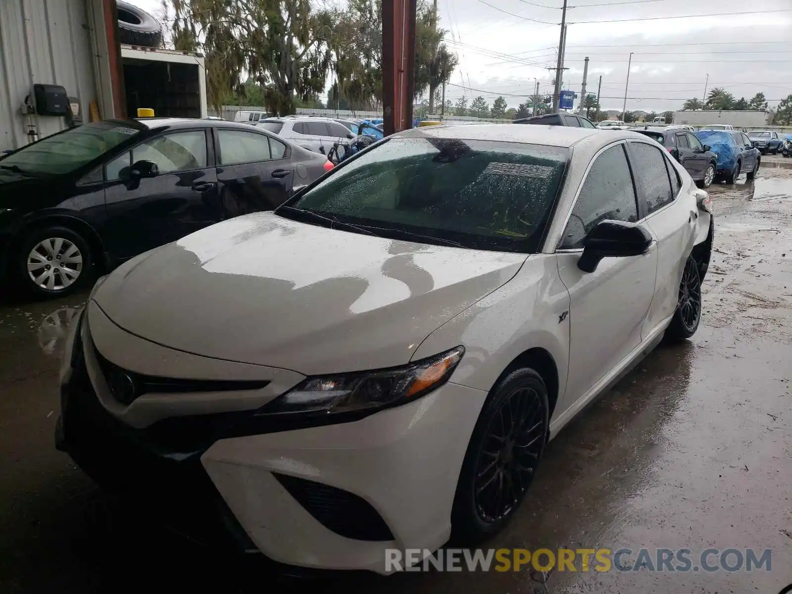 2 Photograph of a damaged car 4T1G11AK0LU883995 TOYOTA CAMRY 2020