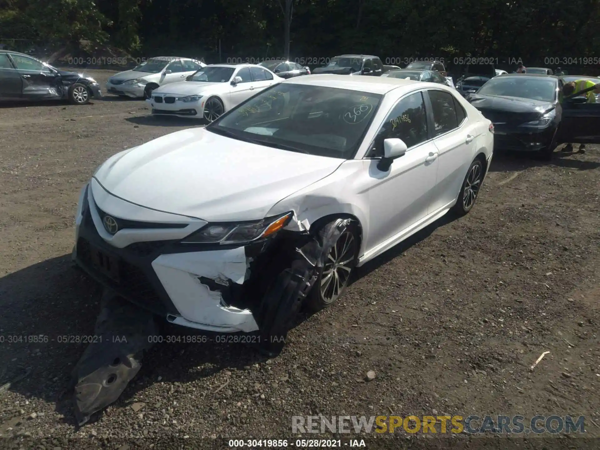 6 Photograph of a damaged car 4T1G11AK0LU884256 TOYOTA CAMRY 2020