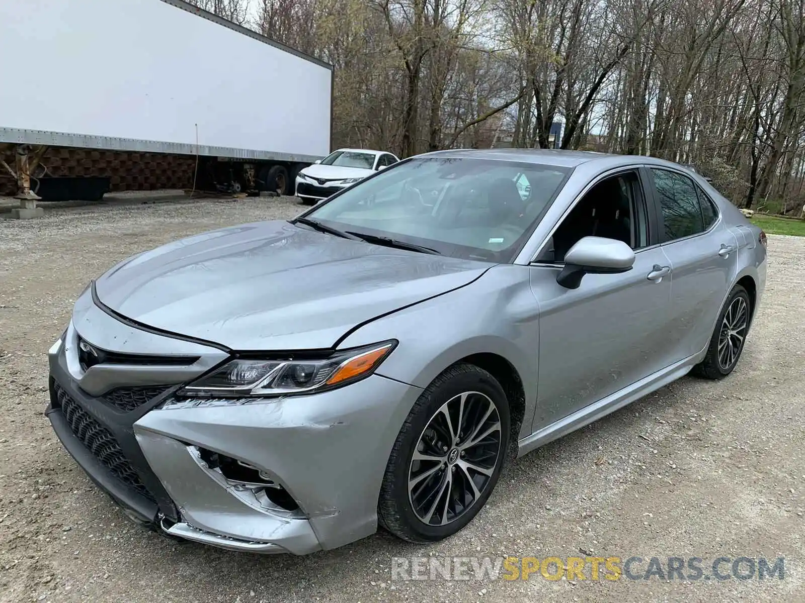 2 Photograph of a damaged car 4T1G11AK0LU886587 TOYOTA CAMRY 2020