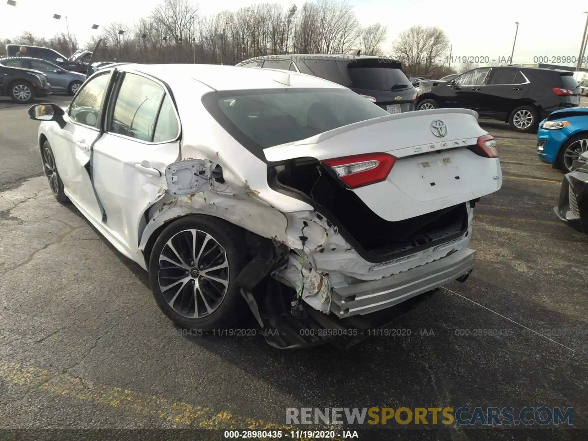 3 Photograph of a damaged car 4T1G11AK0LU887450 TOYOTA CAMRY 2020