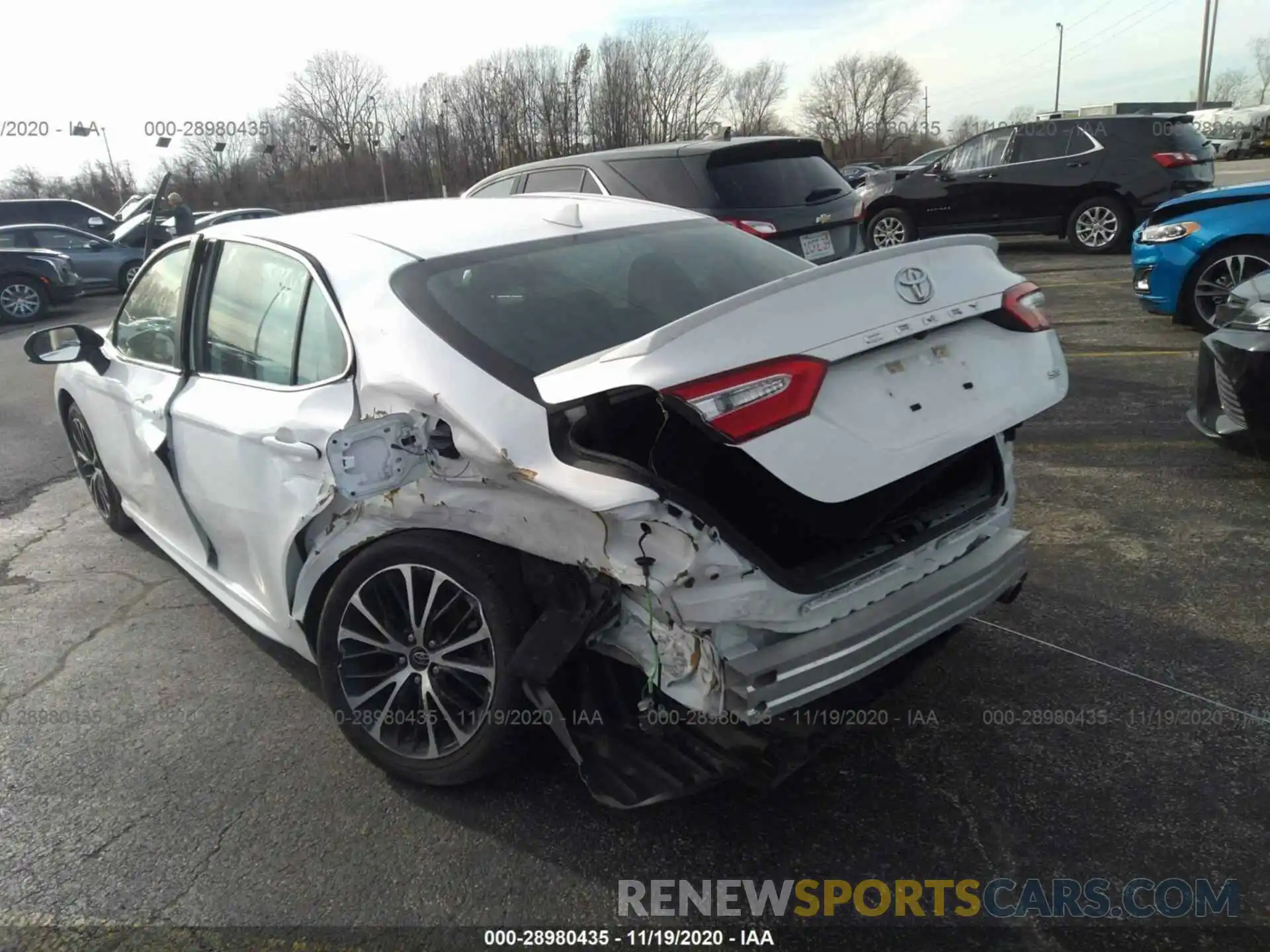 6 Photograph of a damaged car 4T1G11AK0LU887450 TOYOTA CAMRY 2020