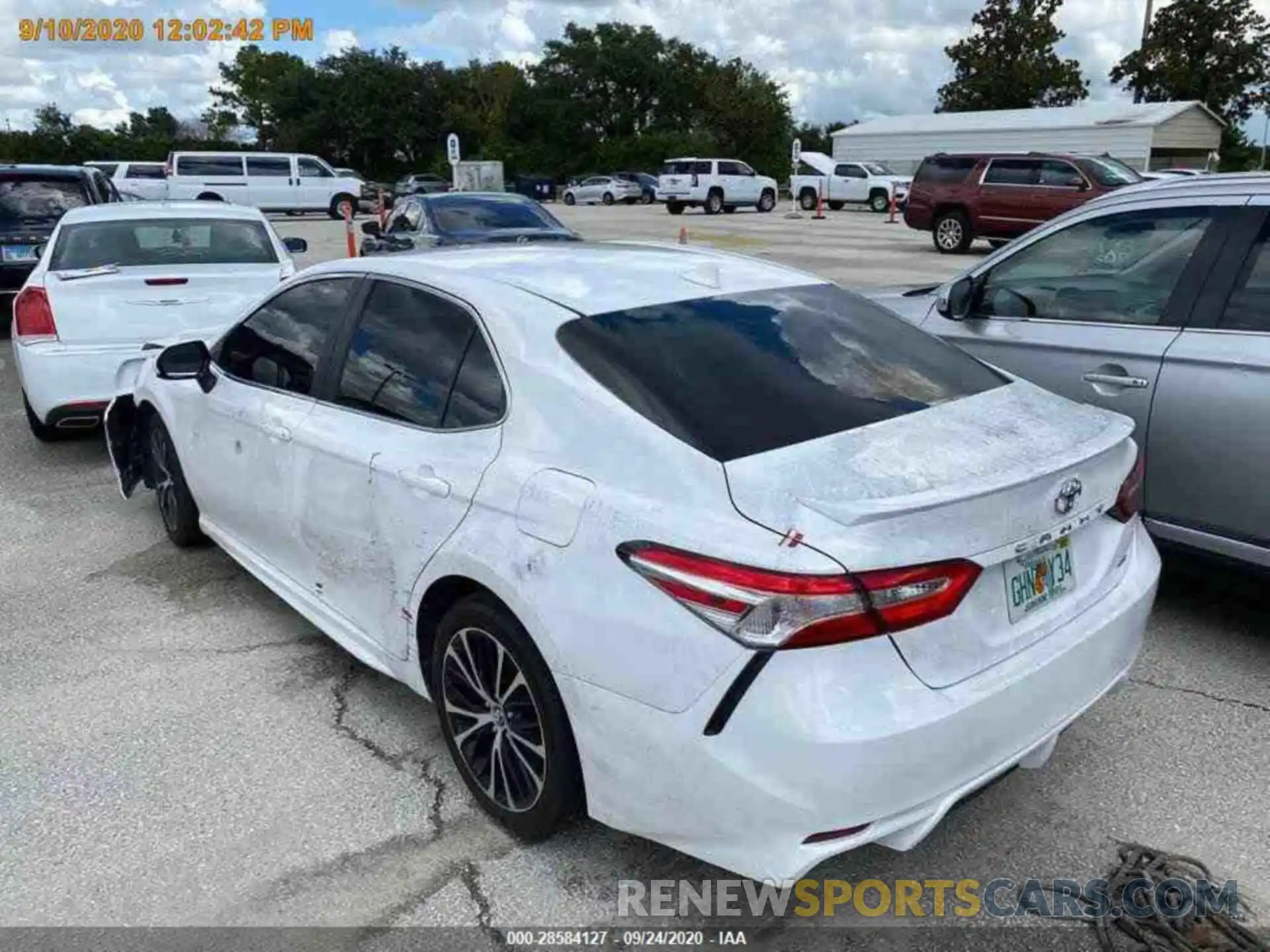 7 Photograph of a damaged car 4T1G11AK0LU892180 TOYOTA CAMRY 2020