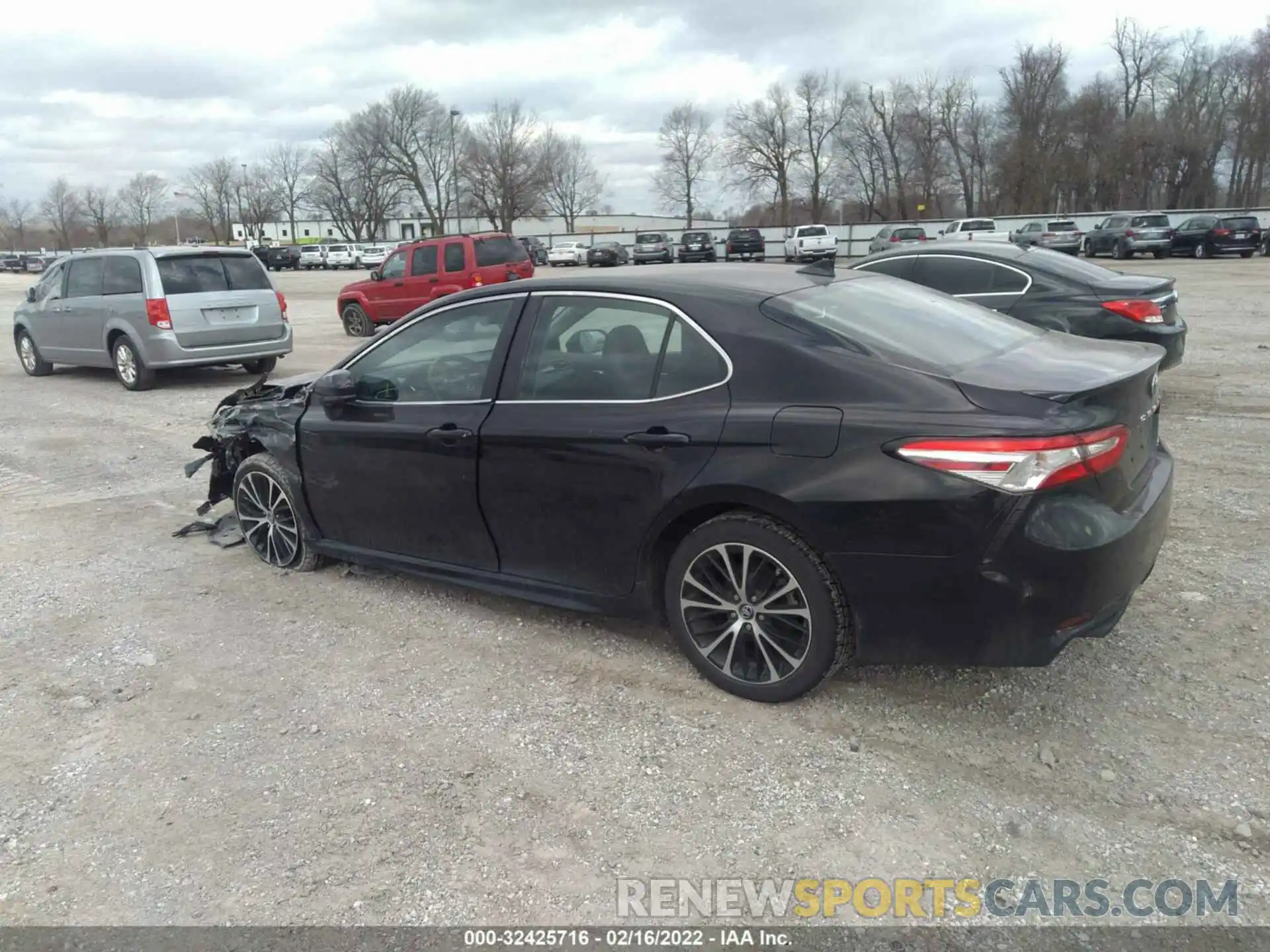 3 Photograph of a damaged car 4T1G11AK0LU895869 TOYOTA CAMRY 2020