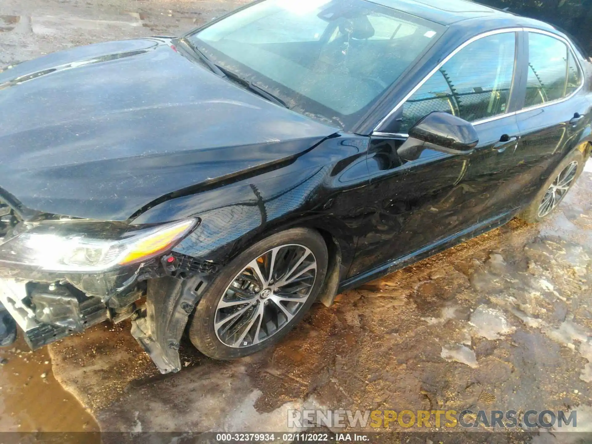 2 Photograph of a damaged car 4T1G11AK0LU898366 TOYOTA CAMRY 2020