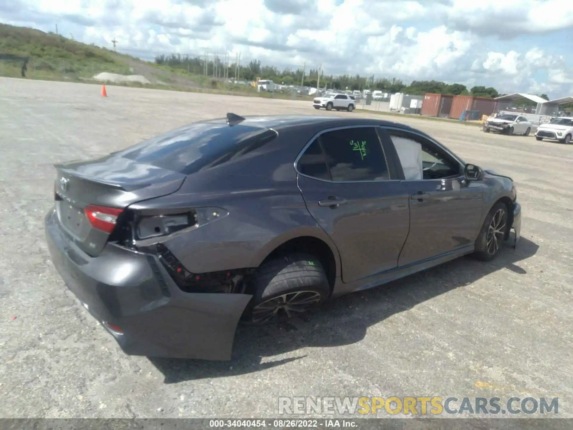 4 Photograph of a damaged car 4T1G11AK0LU901041 TOYOTA CAMRY 2020