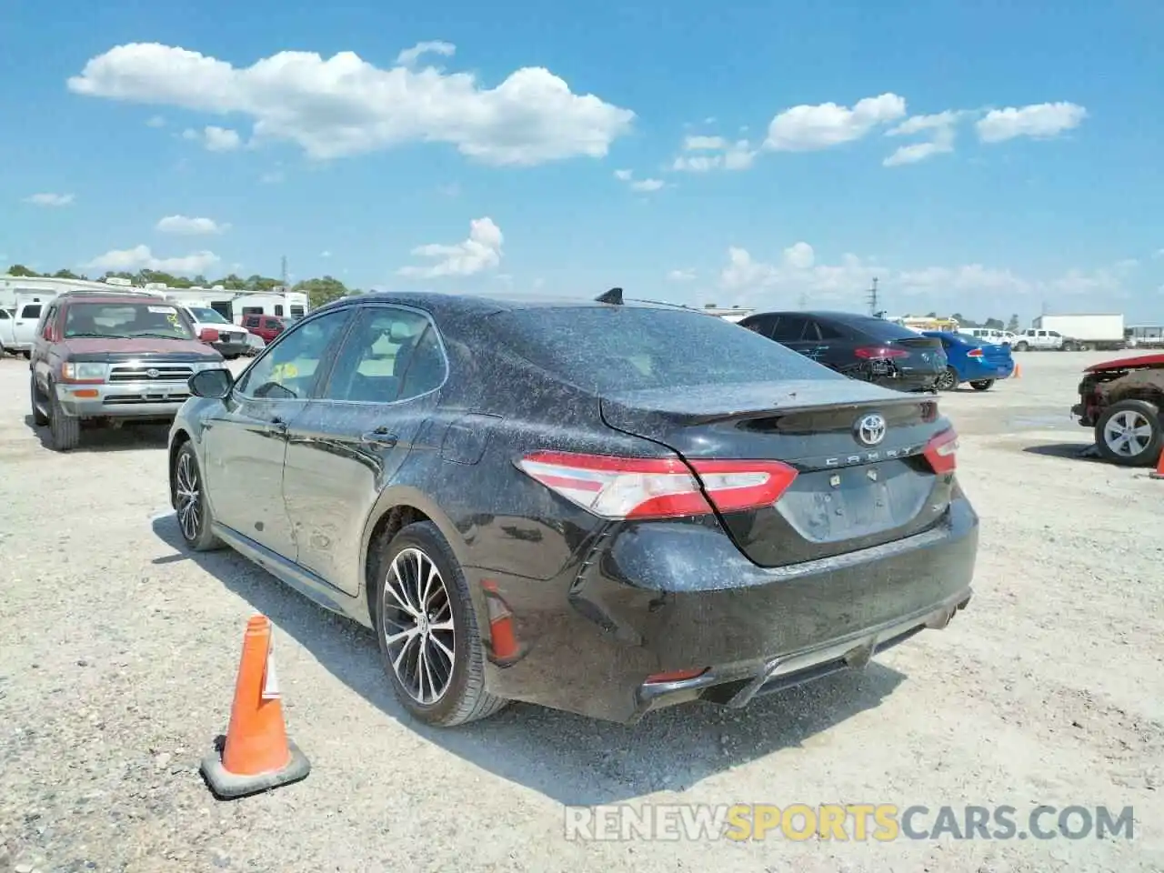 3 Photograph of a damaged car 4T1G11AK0LU903064 TOYOTA CAMRY 2020