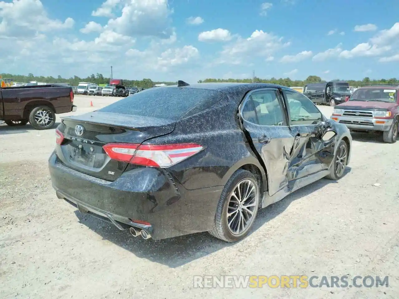 4 Photograph of a damaged car 4T1G11AK0LU903064 TOYOTA CAMRY 2020