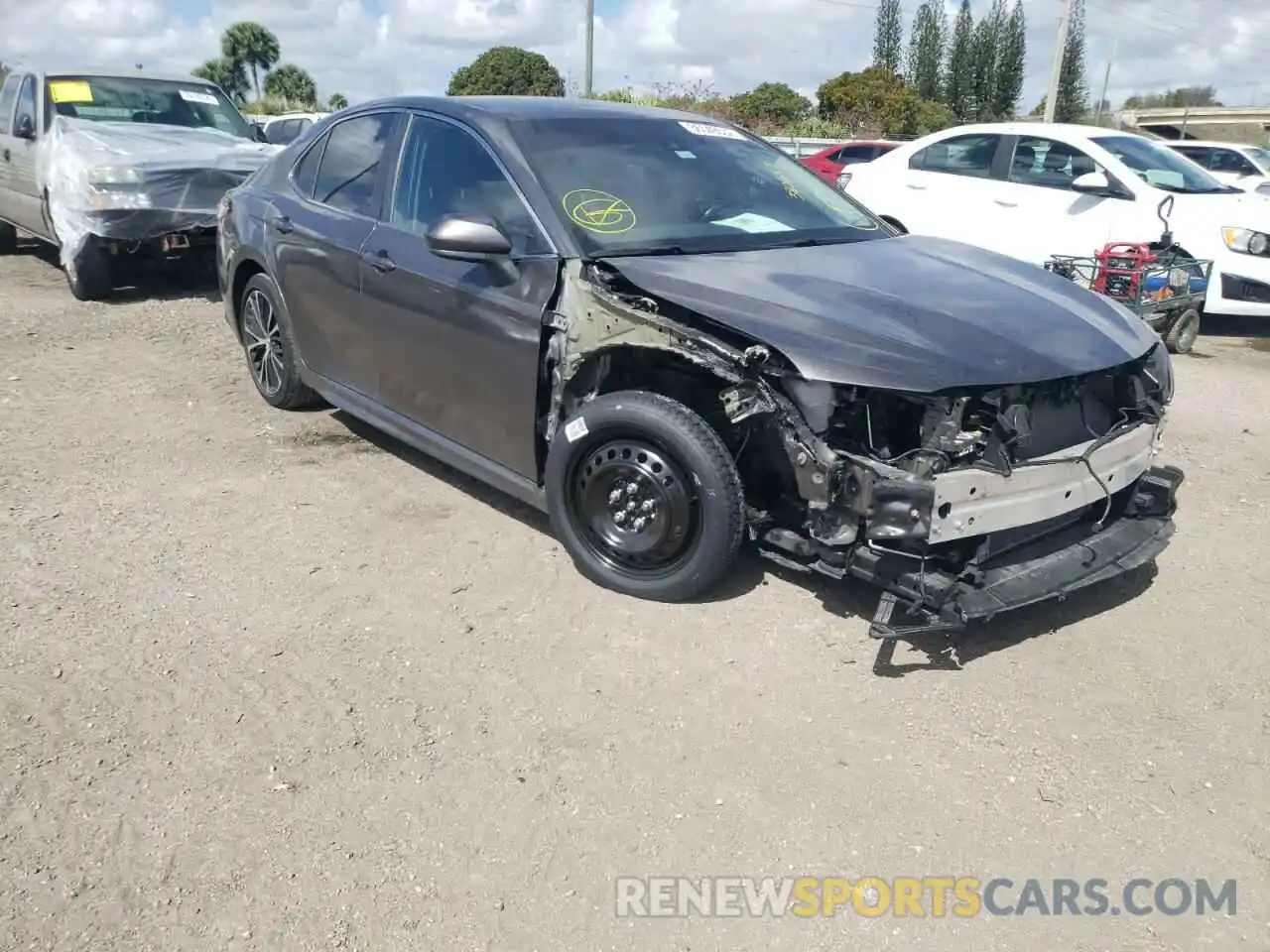 1 Photograph of a damaged car 4T1G11AK0LU903307 TOYOTA CAMRY 2020