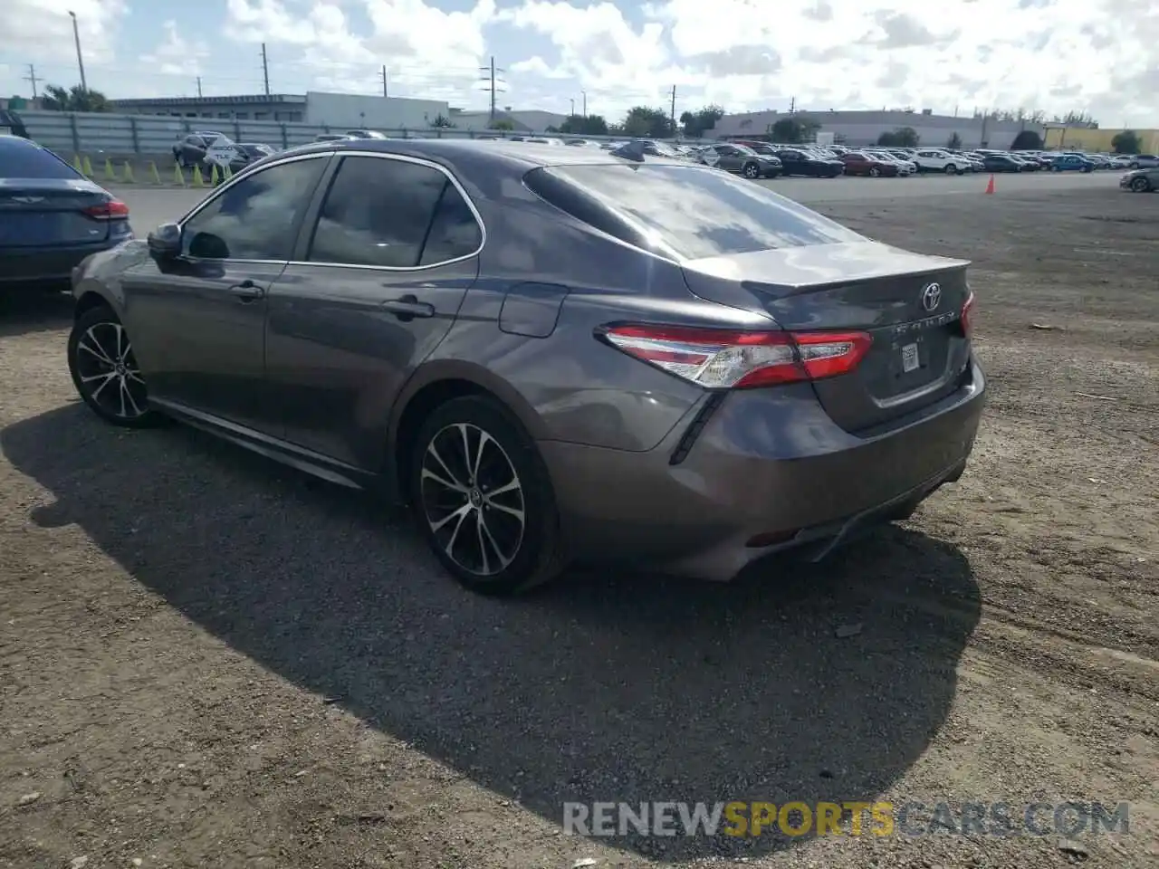 3 Photograph of a damaged car 4T1G11AK0LU903307 TOYOTA CAMRY 2020