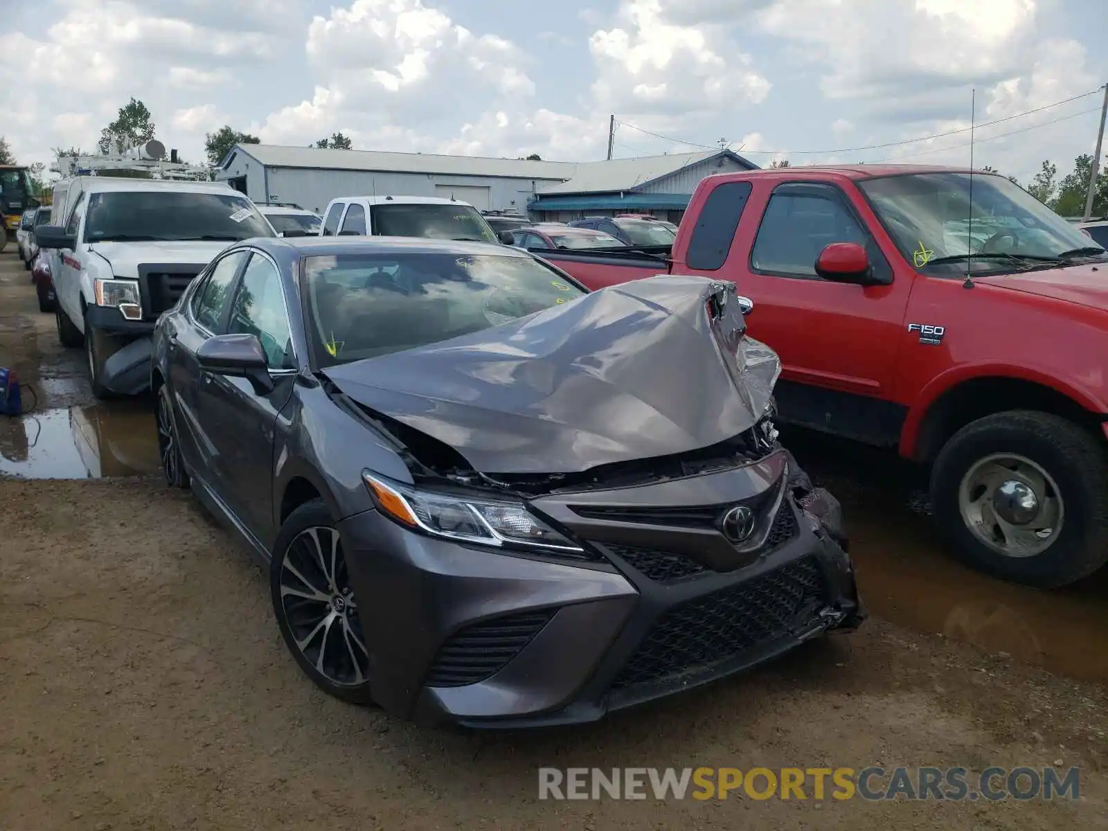 1 Photograph of a damaged car 4T1G11AK0LU903324 TOYOTA CAMRY 2020