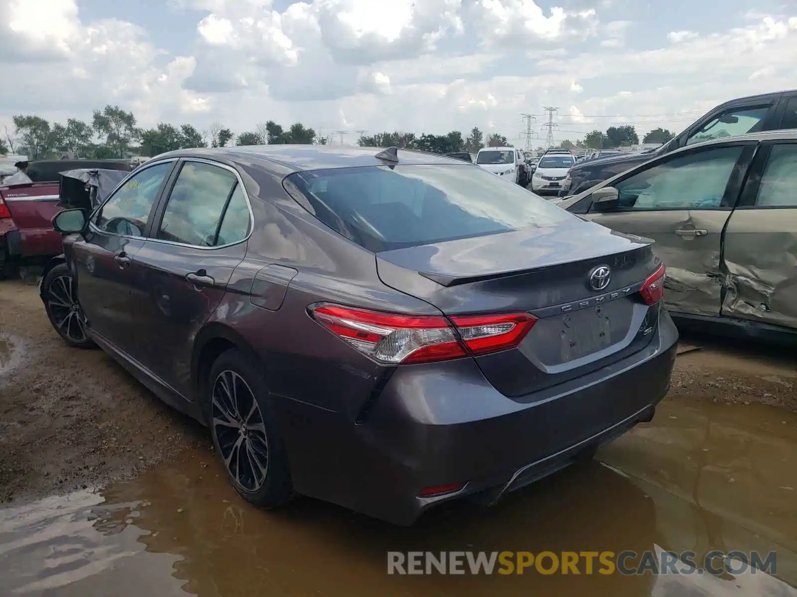 3 Photograph of a damaged car 4T1G11AK0LU903324 TOYOTA CAMRY 2020