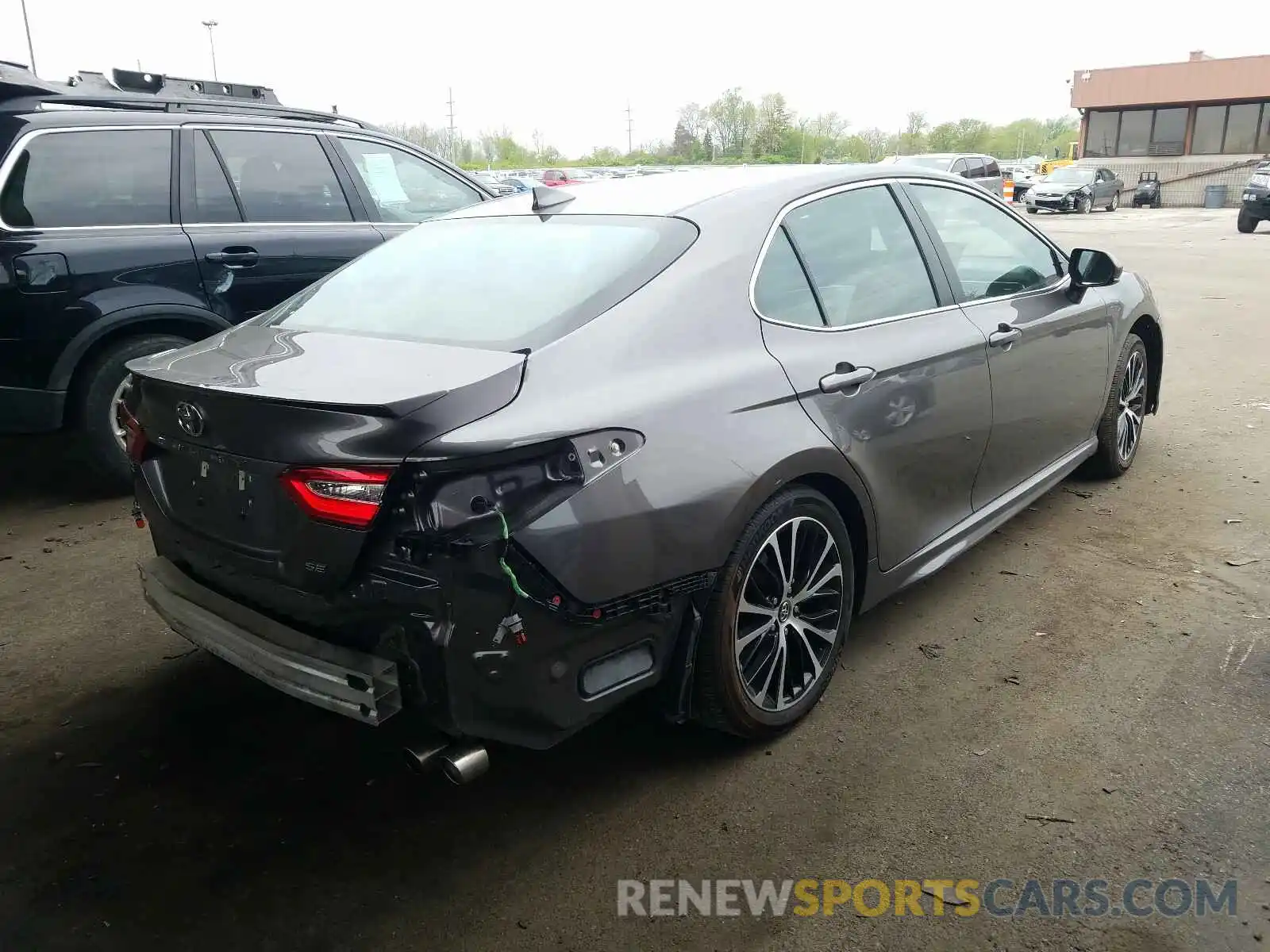 4 Photograph of a damaged car 4T1G11AK0LU904960 TOYOTA CAMRY 2020