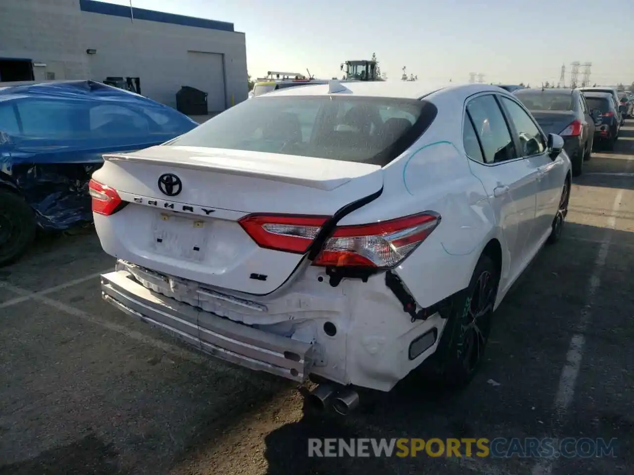 4 Photograph of a damaged car 4T1G11AK0LU906742 TOYOTA CAMRY 2020