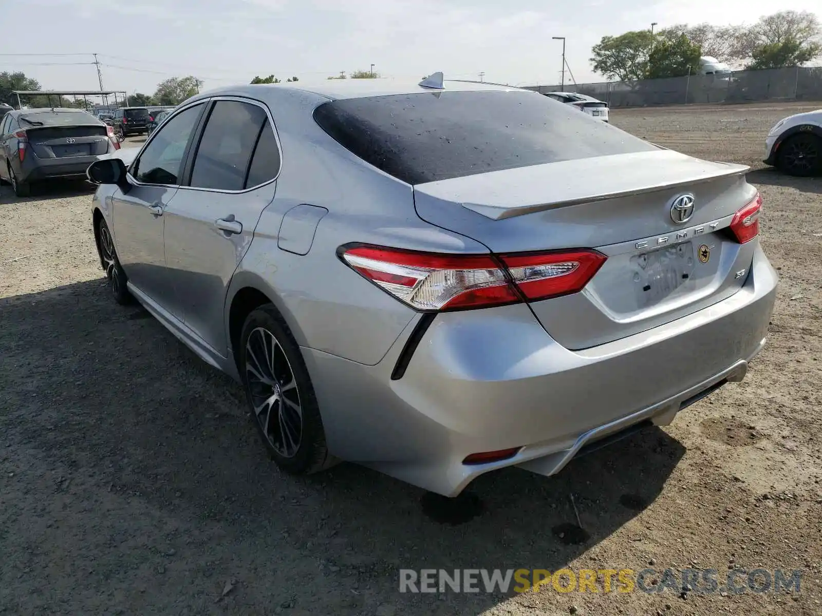 3 Photograph of a damaged car 4T1G11AK0LU911410 TOYOTA CAMRY 2020