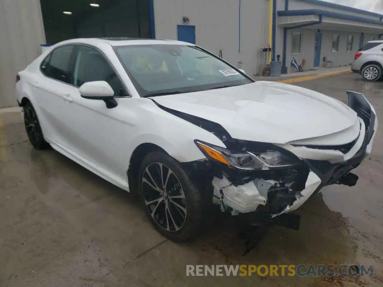 1 Photograph of a damaged car 4T1G11AK0LU913464 TOYOTA CAMRY 2020