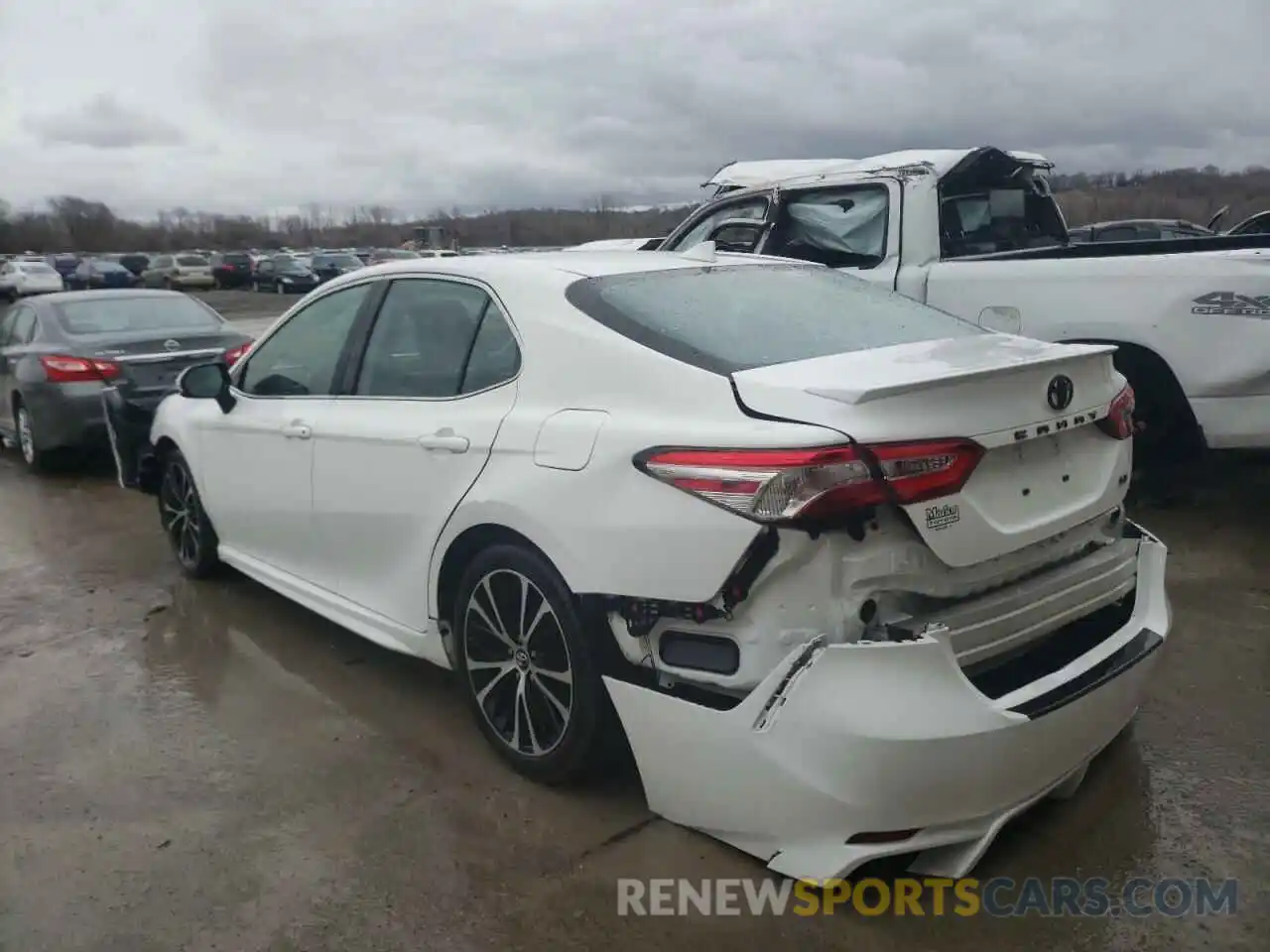 3 Photograph of a damaged car 4T1G11AK0LU913464 TOYOTA CAMRY 2020