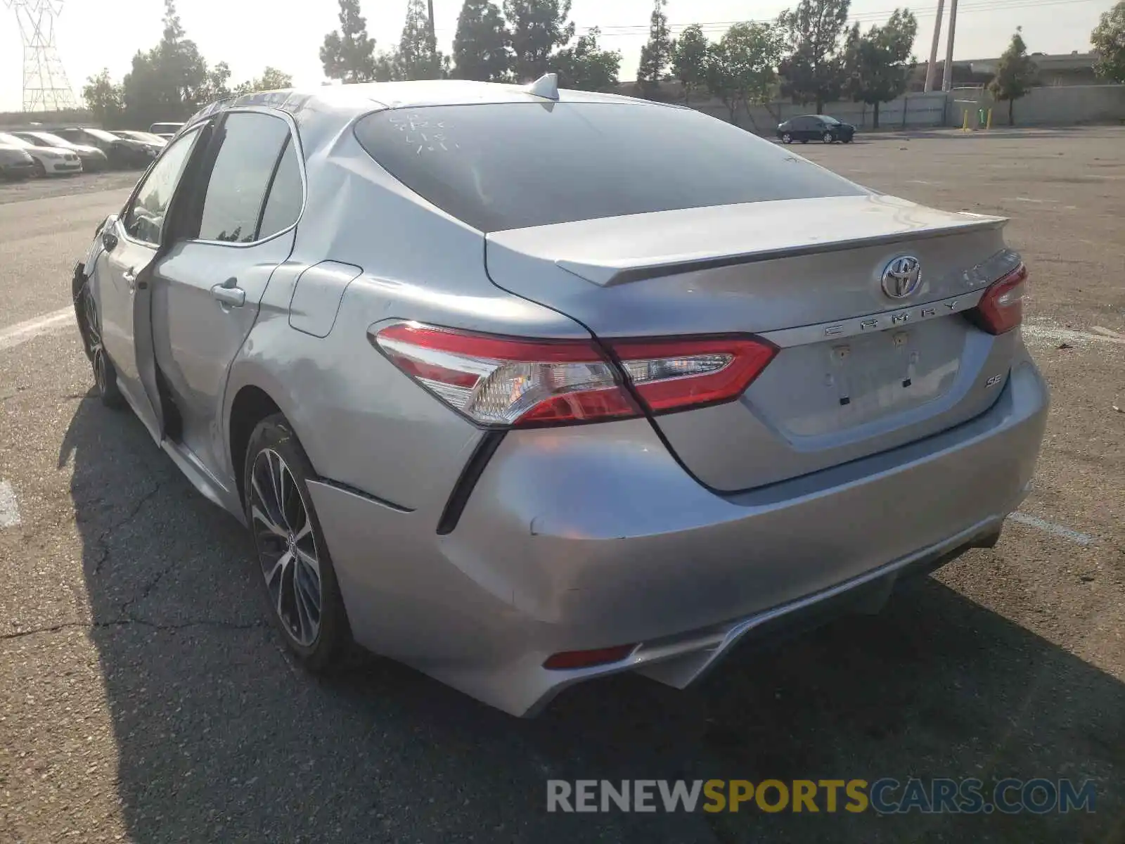 3 Photograph of a damaged car 4T1G11AK0LU914405 TOYOTA CAMRY 2020