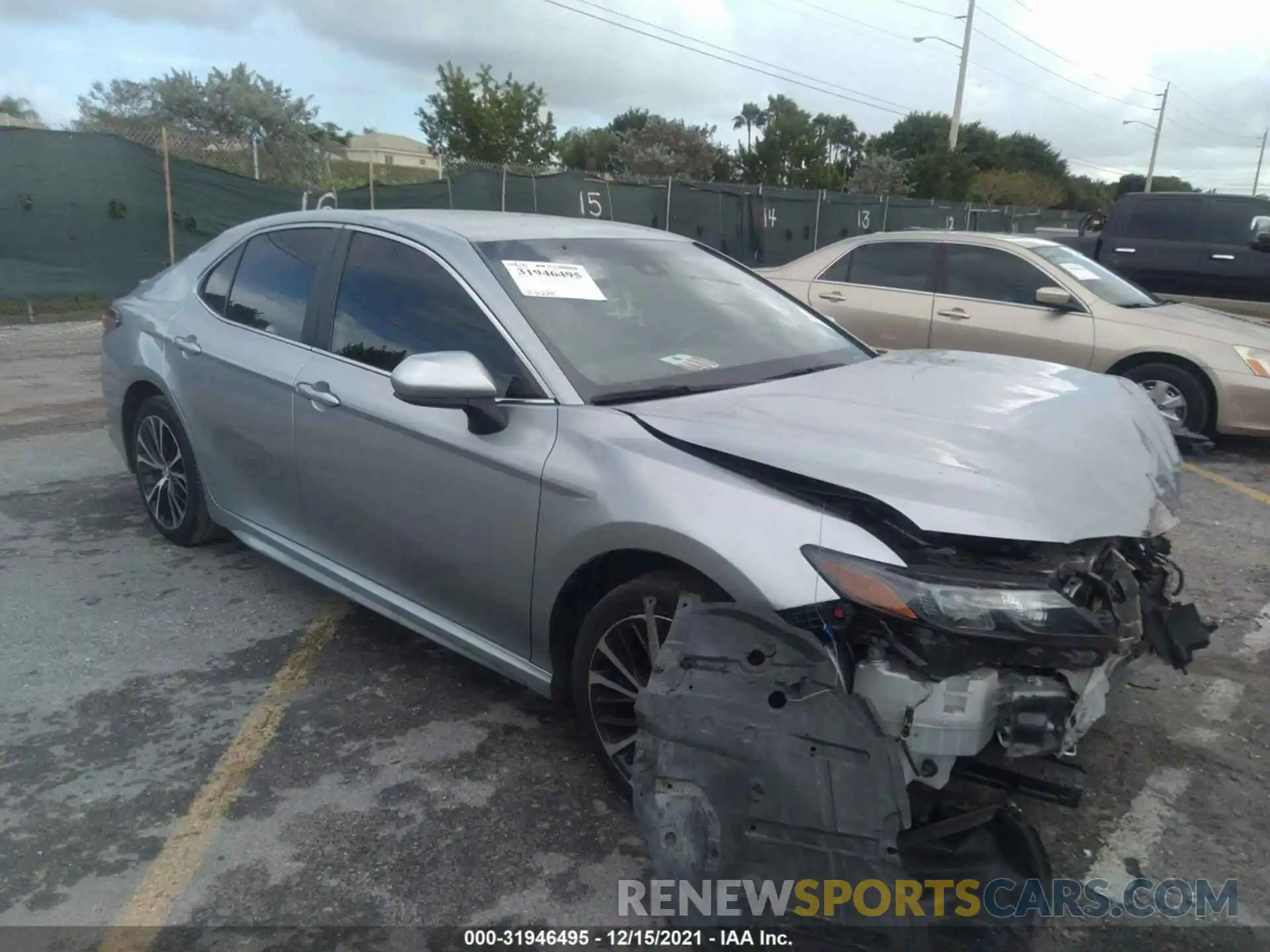 1 Photograph of a damaged car 4T1G11AK0LU921032 TOYOTA CAMRY 2020