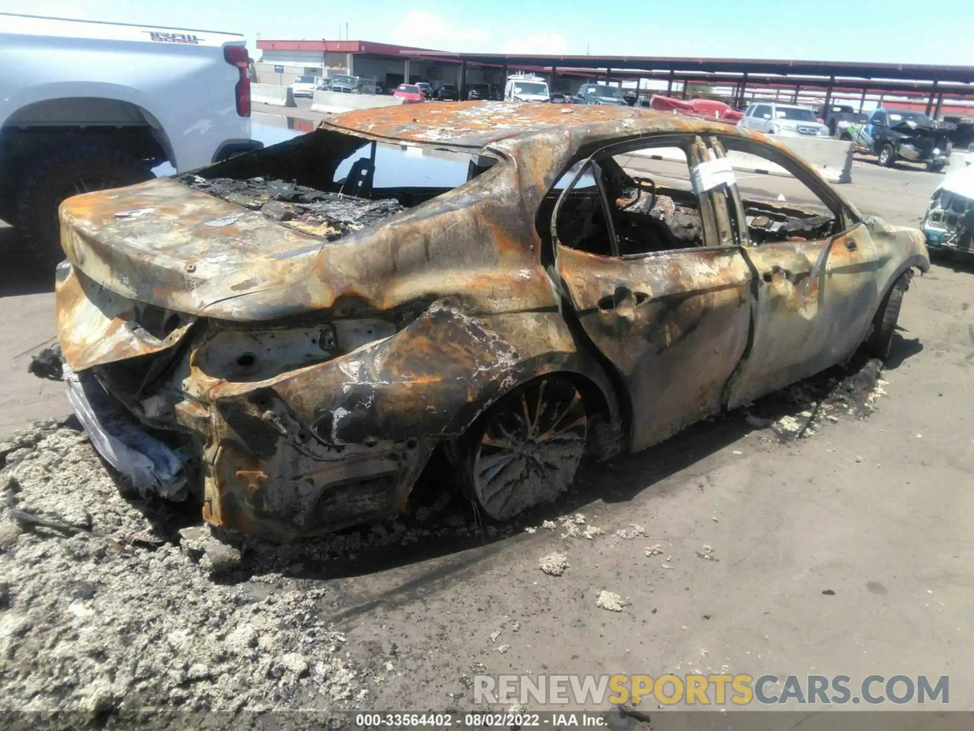 4 Photograph of a damaged car 4T1G11AK0LU922388 TOYOTA CAMRY 2020