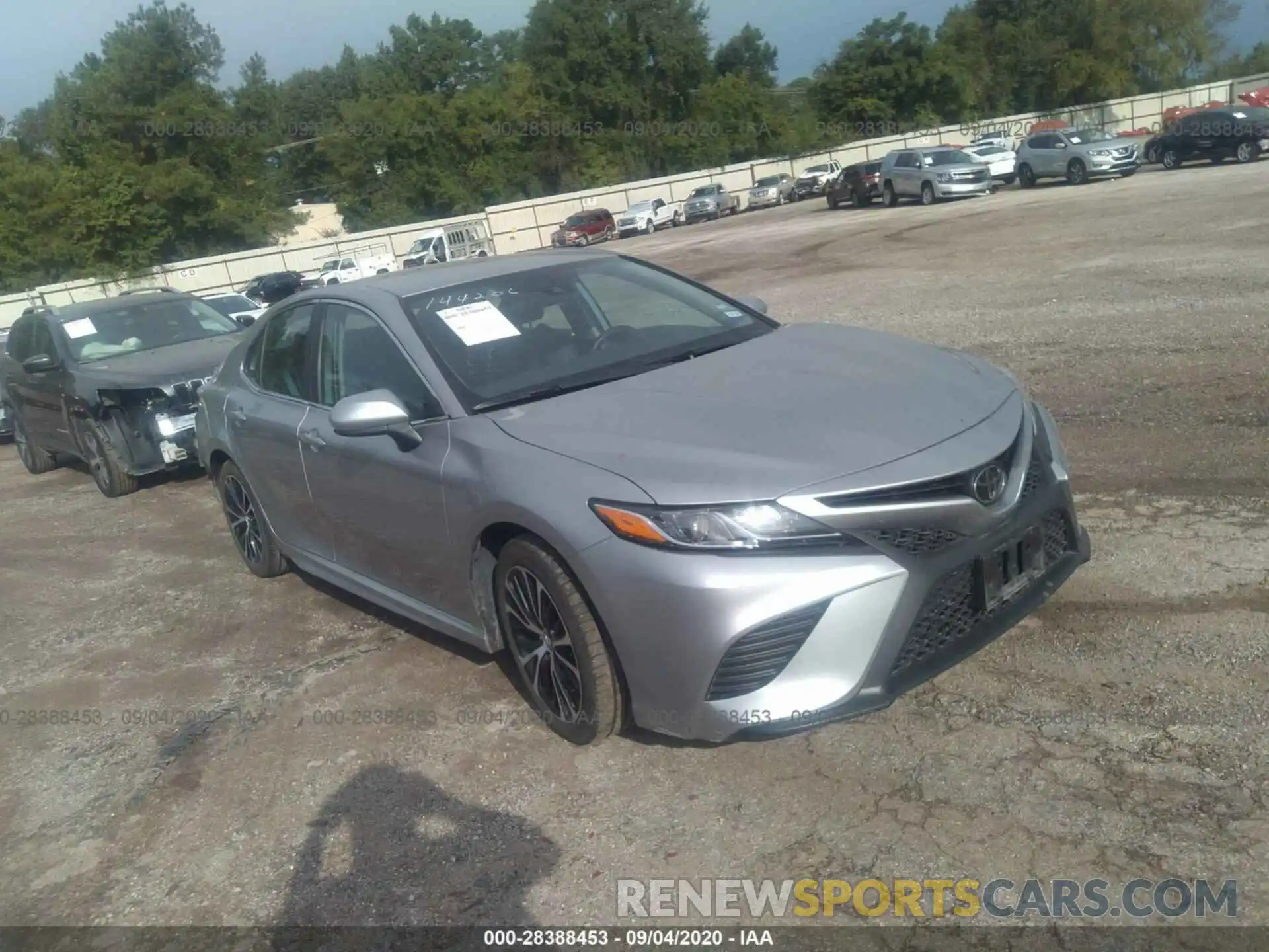 1 Photograph of a damaged car 4T1G11AK0LU922939 TOYOTA CAMRY 2020